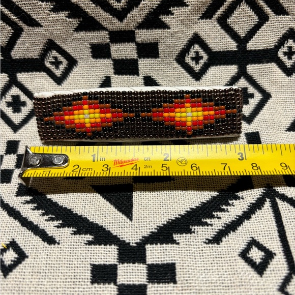 Beaded Barrette 🪶 - Picture 2 of 3